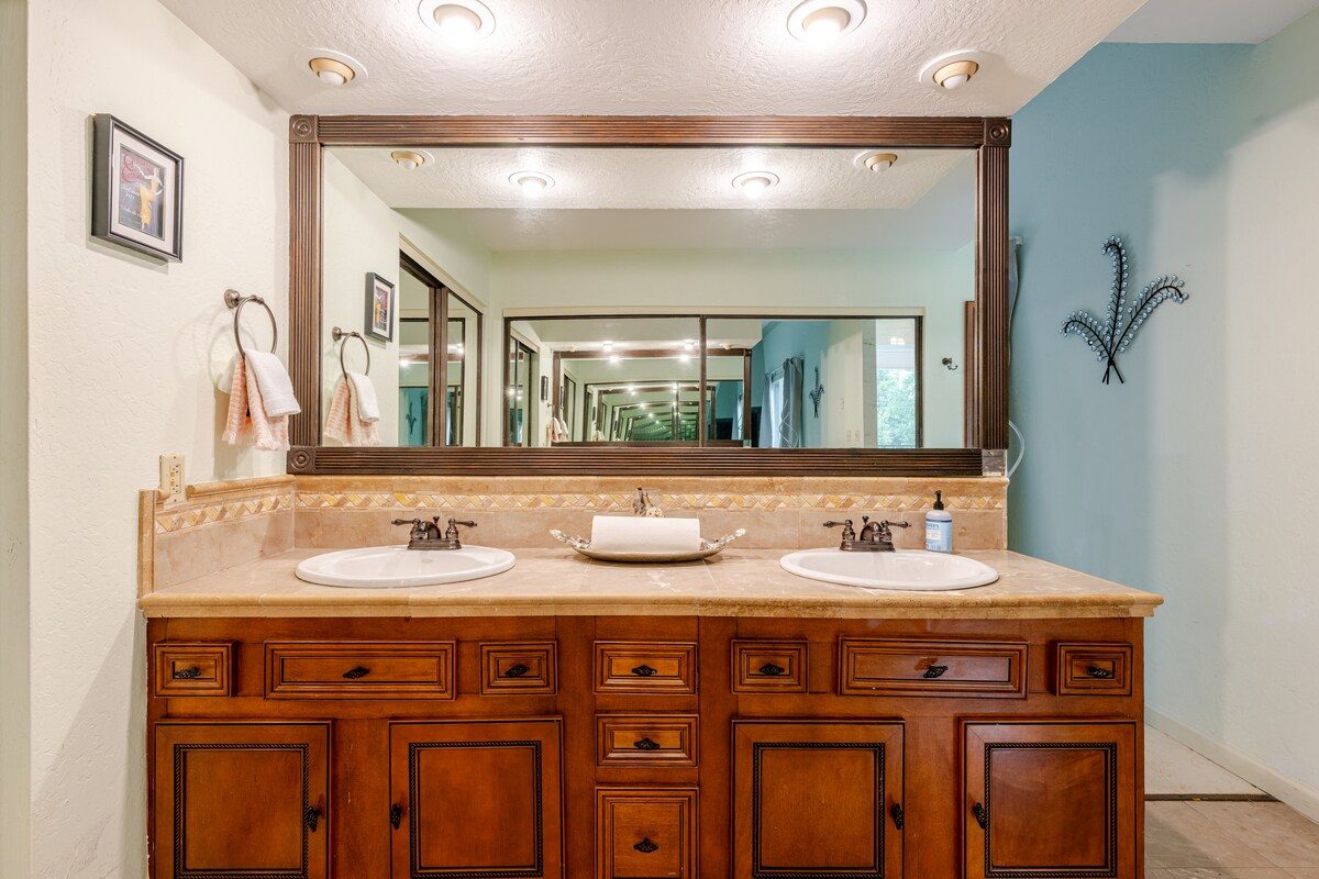 Bathrooms & Spa Features photo 2