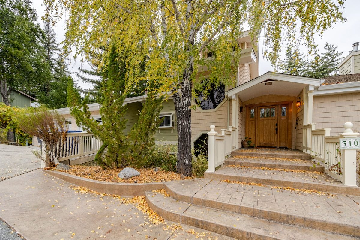 Forest Grounds & Exterior