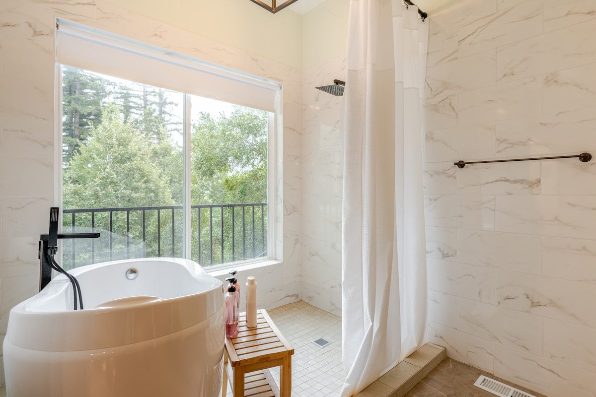 Bathrooms & Spa Features photo 3