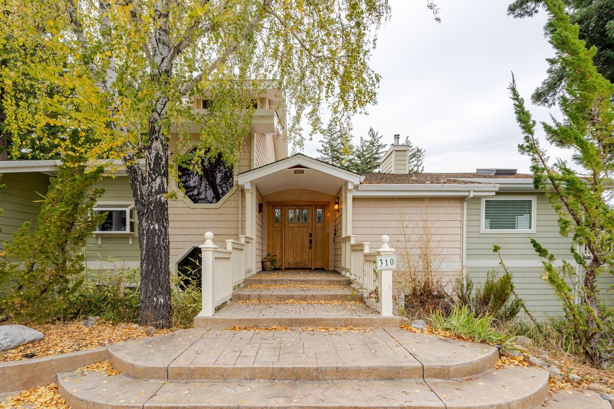 Forest Grounds & Exterior photo 2