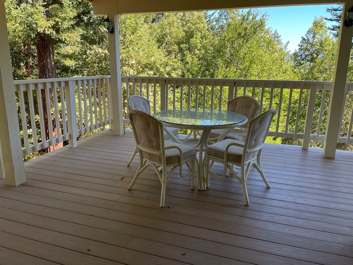 Deck & Outdoor Living photo 5