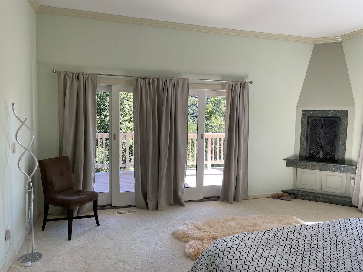 Primary Suite photo 4